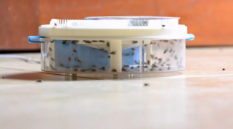 Rotating Fly Trap - Revolving Electronic Housefly trap