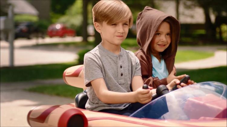 Kids Ride-On Star Wars Landspeeder Electric Toy Car - Star Wars Luke Skywalker's Ride On Landspeeder Hovering Car