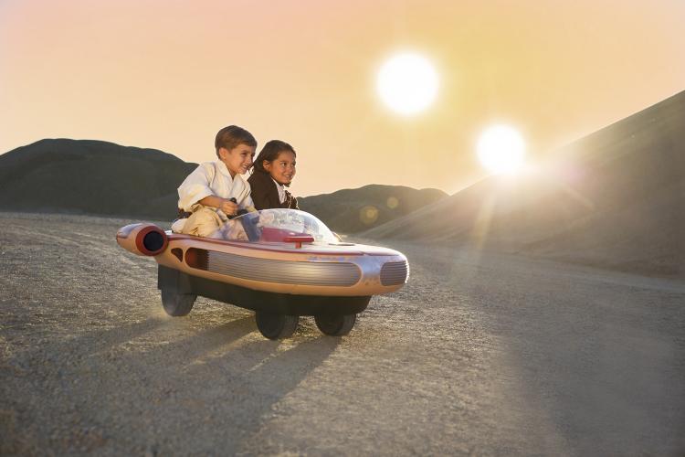 Kids Ride-On Star Wars Landspeeder Electric Toy Car - Star Wars Luke Skywalker's Ride On Landspeeder Hovering Car