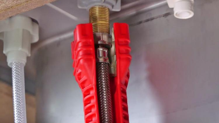 Ridgid Faucet and Sink Installing Tool - Ez-twist plumbing multi-tool twister