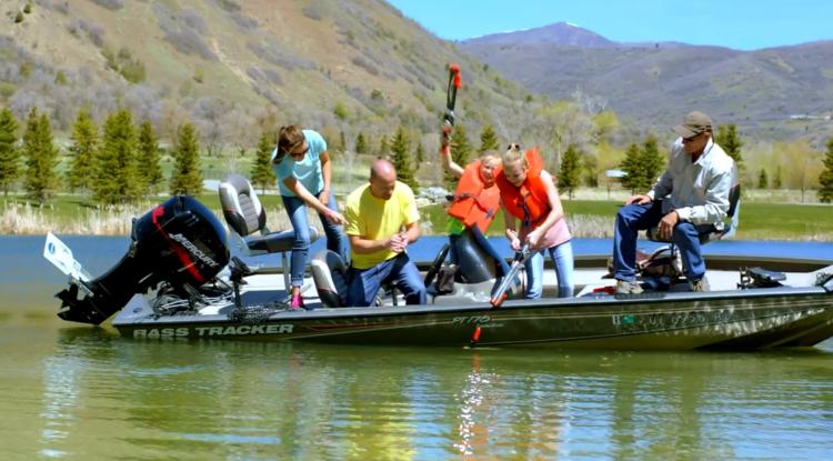 Rocket Fishing Rod - Kids Launching Fishing Rod - Fishing rod shoots out bobber instead of having to cast