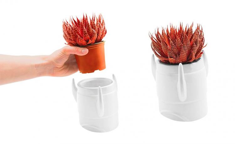 Rocket Ship Planter Makes It Look Like Rocket Blasting Off