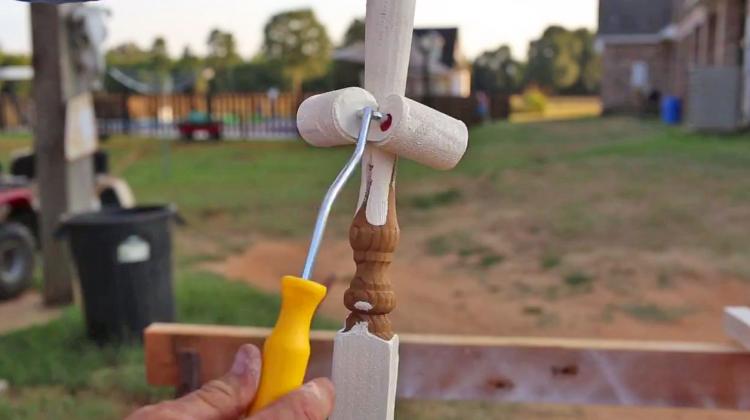 Roll-All Dual Paint Roller Helps Paint Fencing, Poles, and Corners