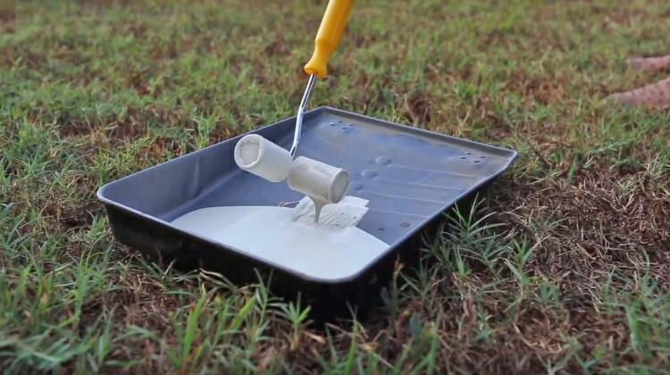 Roll-All Dual Paint Roller Helps Paint Fencing, Poles, and Corners