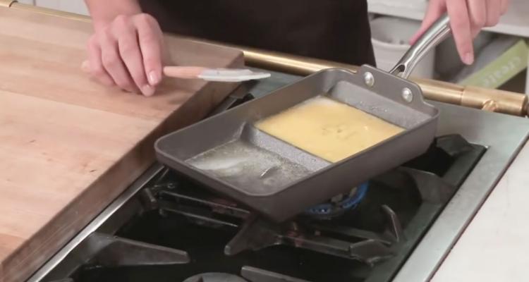 Rolled Omelette Making Pan