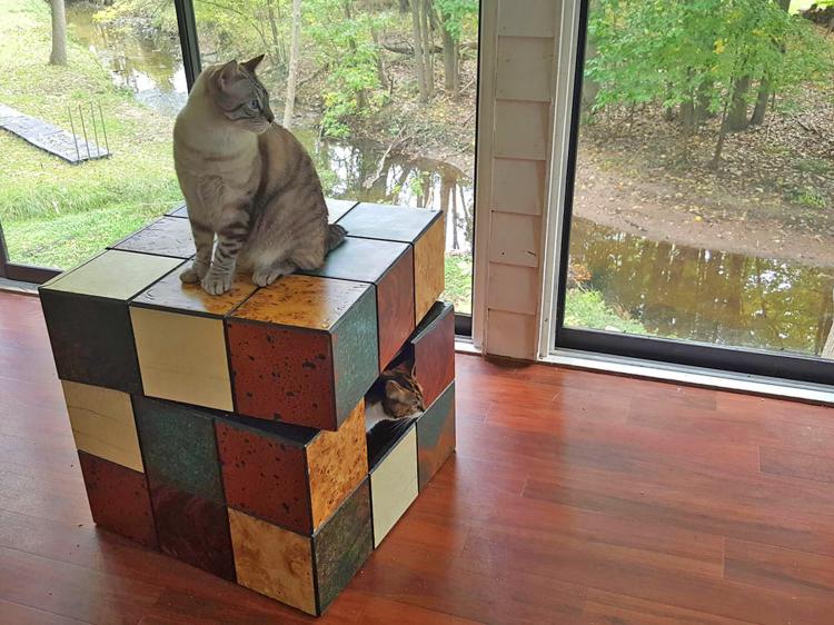 Rubick's Cube Cat Bed Table - Spinning Rubik's Cube Drawer Table