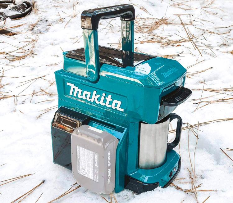 Makita Ultra-rugged  portable job site coffee maker is powered by power tool batteries - Construction site coffee maker