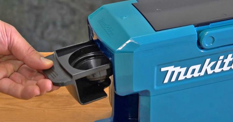 Makita Ultra-rugged  portable job site coffee maker is powered by power tool batteries - Construction site coffee maker