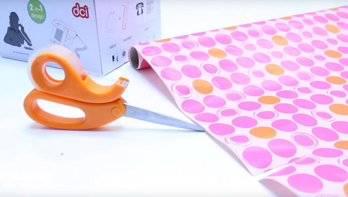 Scissors Tape Combo Gift Wrapping Tool - Roll of tape built into scissors