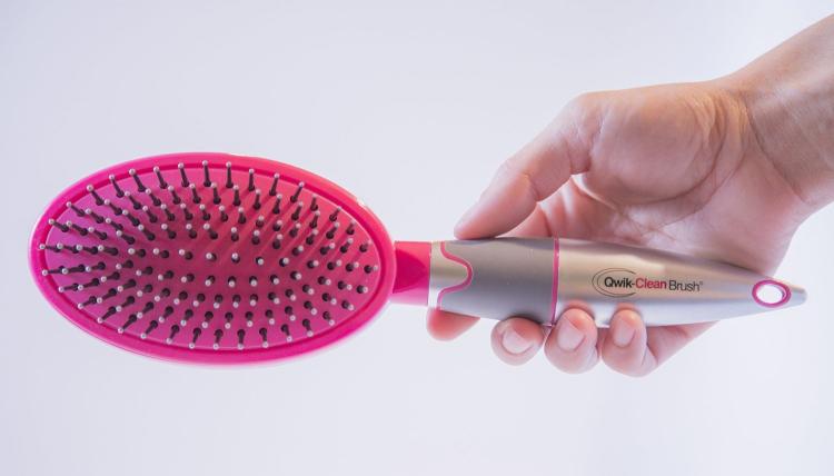 Qwik-Clean Hair Brush - Self-Cleaning Hair Brush - Pull Back Release Hairs