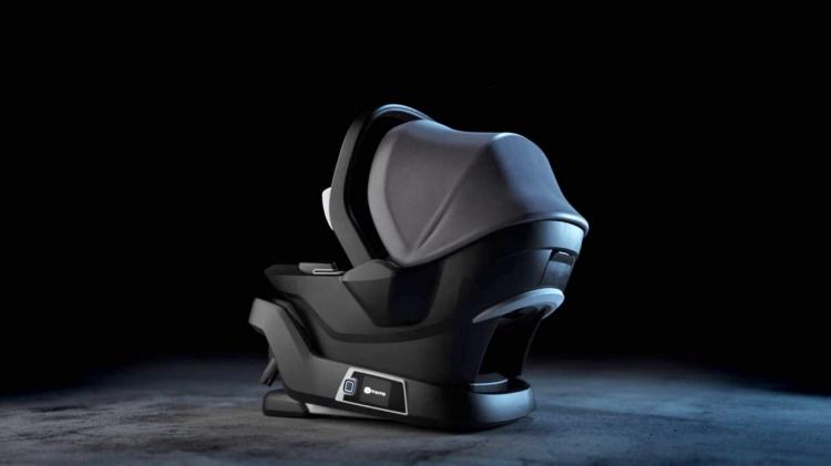 4Moms Self Installing Car Seat - Robotic Smart Car Seat Installs Itself