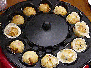 Self-Turning Takoyaki Machine Automatically Flips Food While Cooking - Automatic flipping Japanese ball cooker