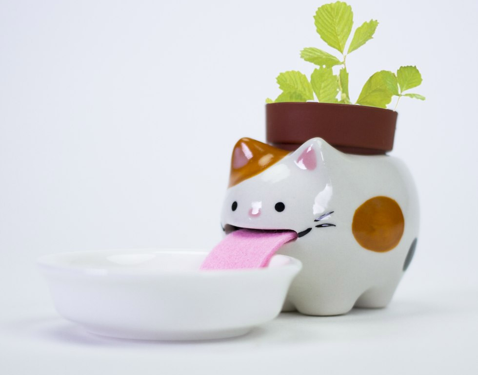 Self-Watering Animal Planters Slurp Up Their Water As They Need It