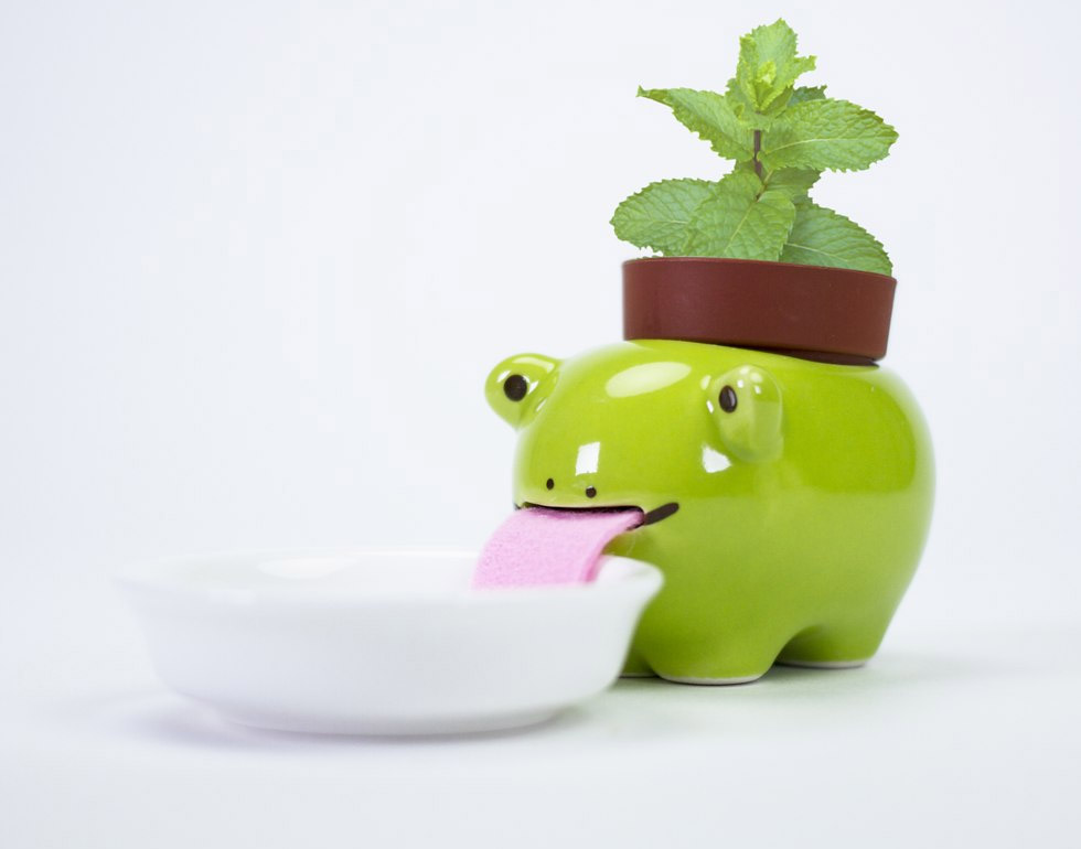 Self-Watering Animal Planters Slurp Up Their Water As They Need It