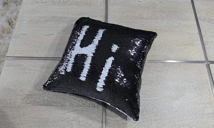 Sequin Pillows Let You Draw Anything On Them - Drawable pillows