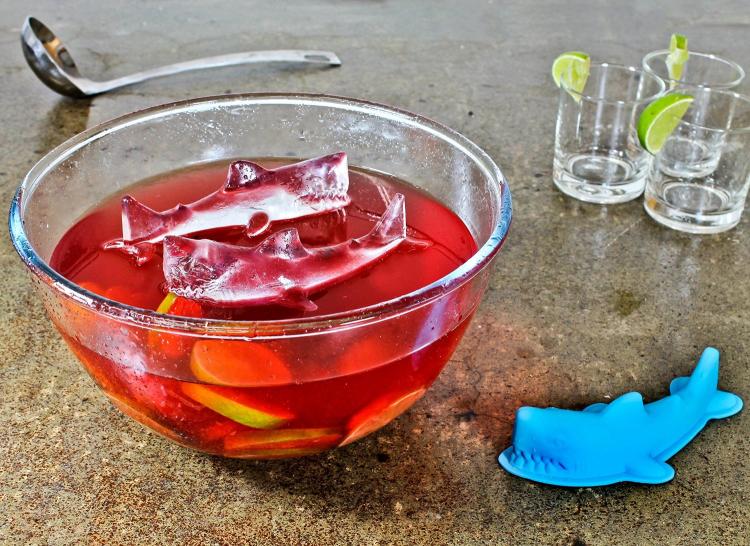 Shark Fin Ice Cube Tray - Shark fin shaped ice cubes