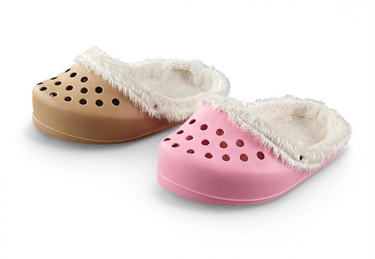 Shoe Shaped Dog Bed - Croc shaped dog/cat bed - Sasquatch Pet Beds