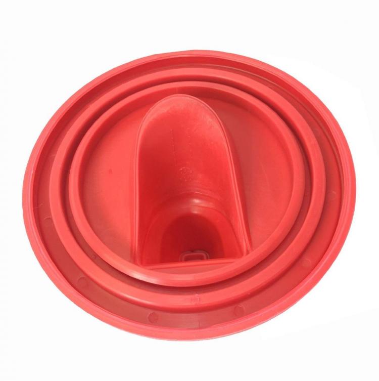 Shur-Line Easy-Pour Paint Can Lid - Silicone paint can lid prevents messes while pouring
