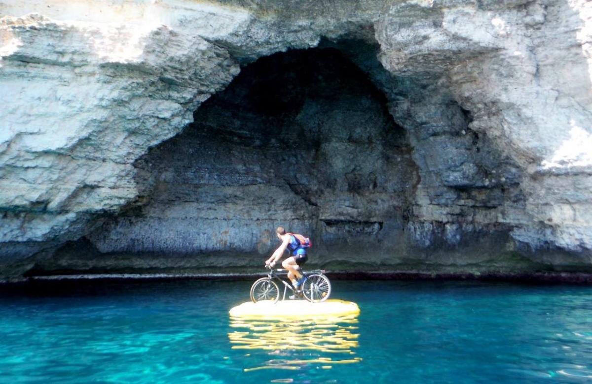Shuttle Bike Bicycle Pontoon Boat Kit Turns Your Bike into a floating boat