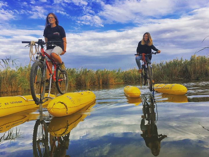 Shuttle Bike Bicycle Pontoon Boat Kit Turns Your Bike into a floating boat