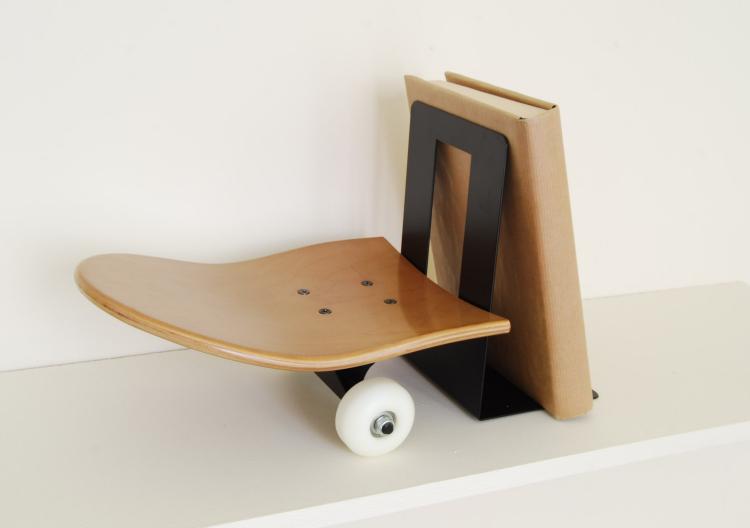 Skateboard book end
