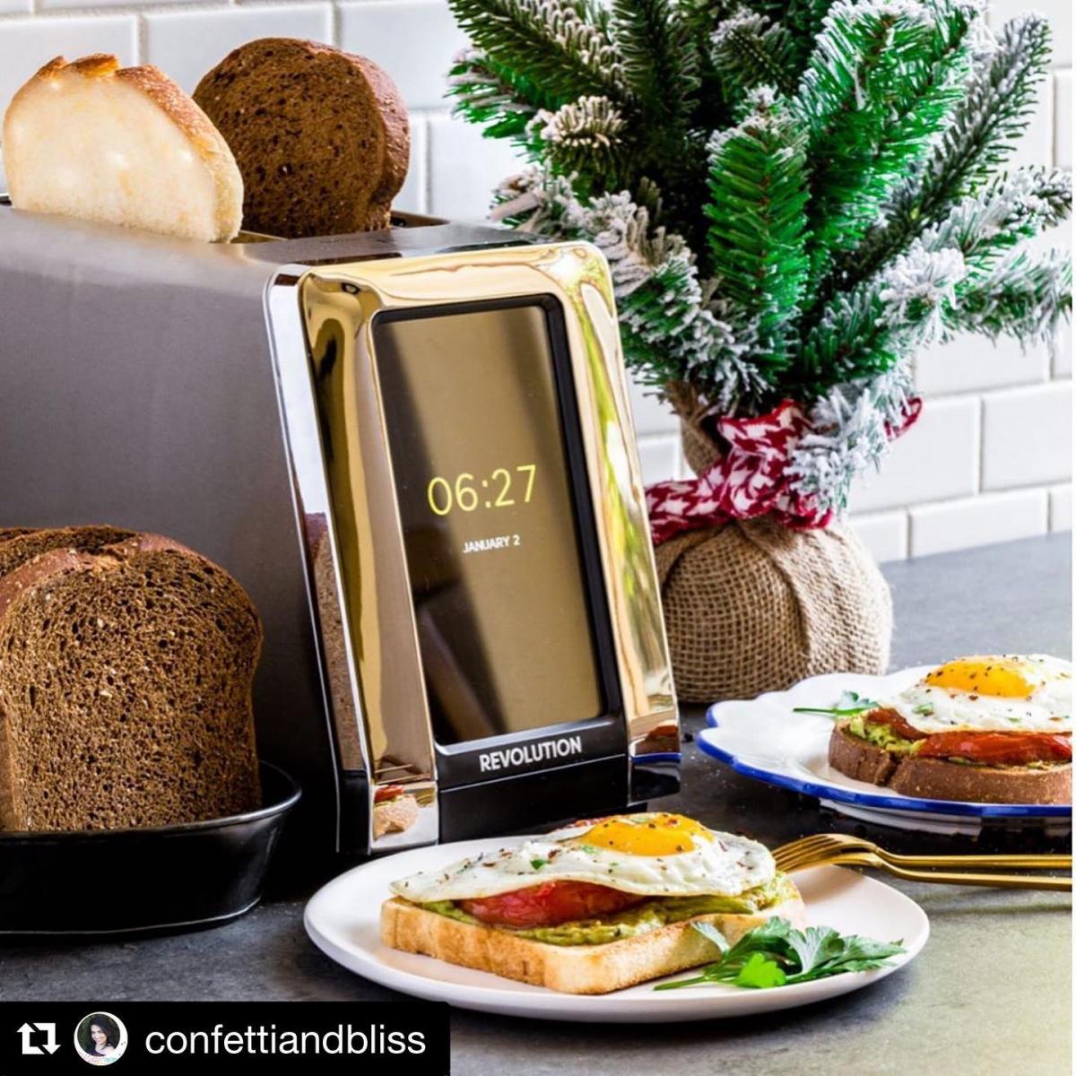 Smart Toaster With a Built-In Touchscreen - Futuristic Modern Toaster with digital display