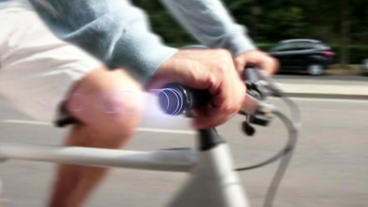 Smart Grips Vibrate To Tell Directions