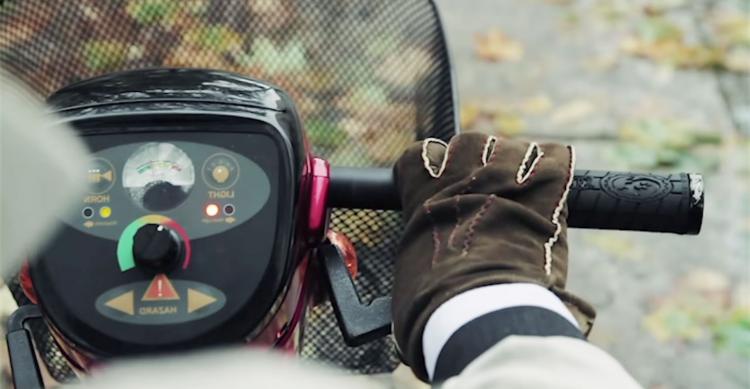 Smart Grips Vibrate To Tell Directions