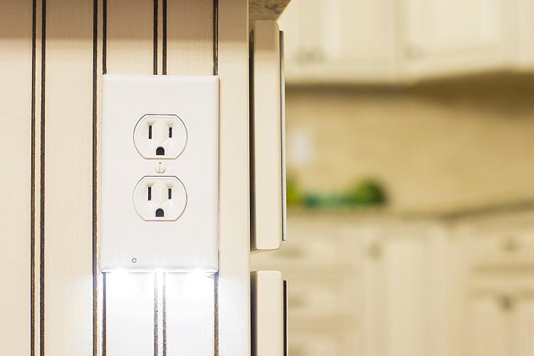 Snap Power Guidelight - Wall Outlet Nightlight - Outlet Plate Guidelights