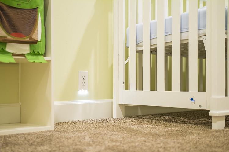 Snap Power Guidelight - Wall Outlet Nightlight - Outlet Plate Guidelights
