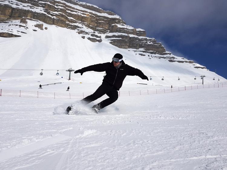 SnowFeet New Winter Sport Combines Skis and Skates