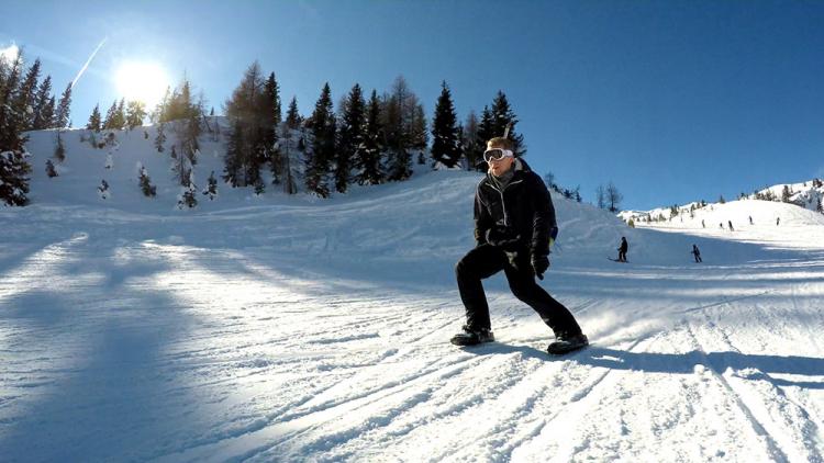 SnowFeet New Winter Sport Combines Skis and Skates