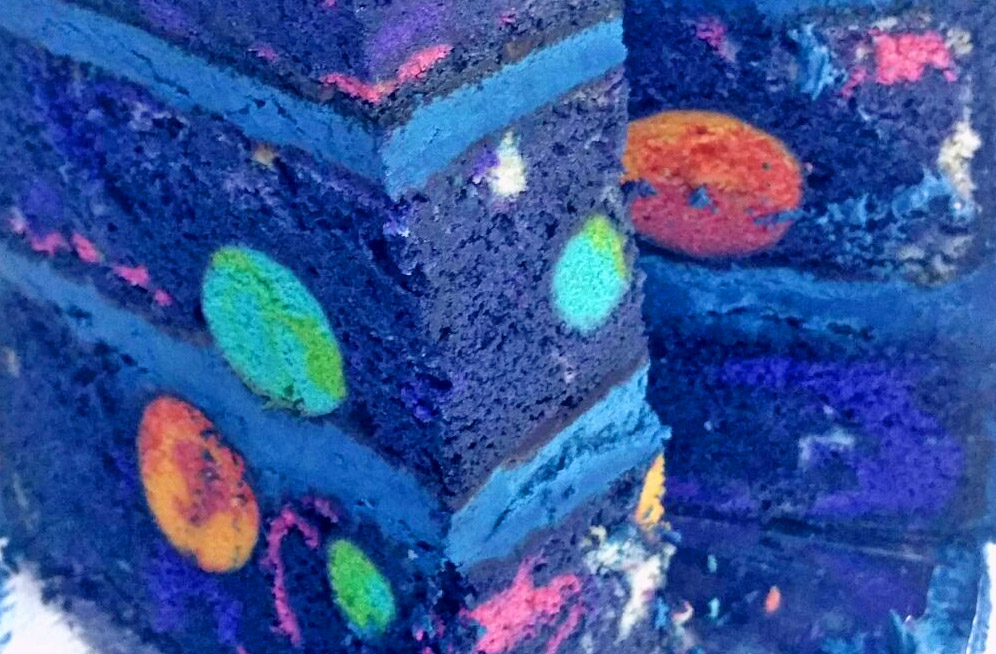 Space-Themed Cake Reveals an Entire Galaxy Once Sliced Into