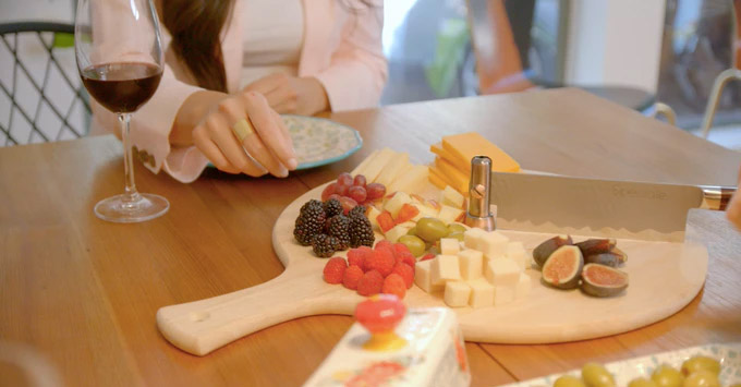 Speciale Swiveling Knife Installs Onto Any Cutting Board