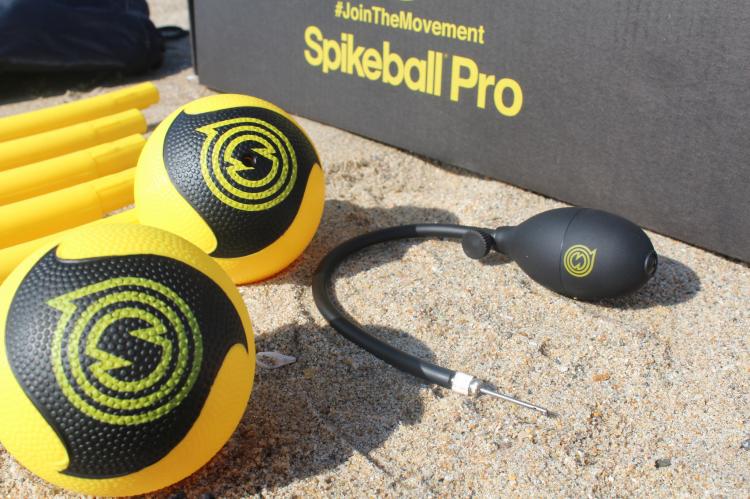 Spikeball Sport - Spike Ball yard game - mix of volleyball and foursquare