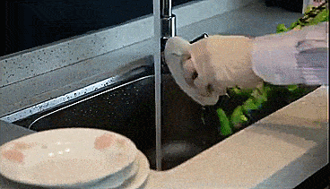 Handheld Automatic Dish Scrubber - Dish washing gadget automatically spins dish while it scrubs