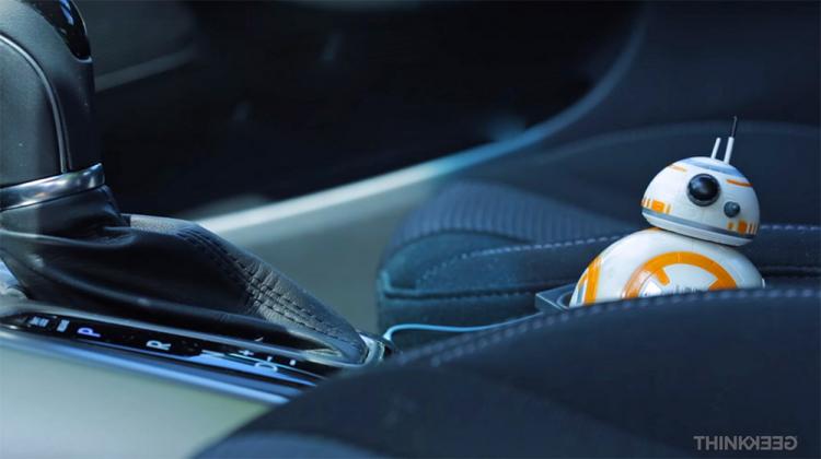 Star Wars Animated BB-8 USB Car Charger - Moving and talking bb-8 droid star wars car charger