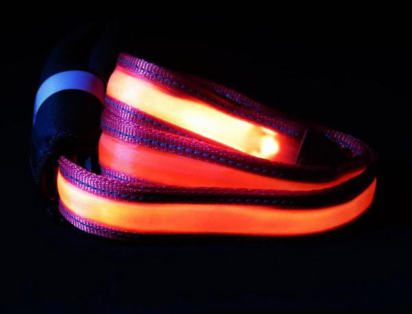 Star Wars Light-Up Lightsaber Dog Leash - Illuminated Geeky Star Wars Light Saber Dog Lead
