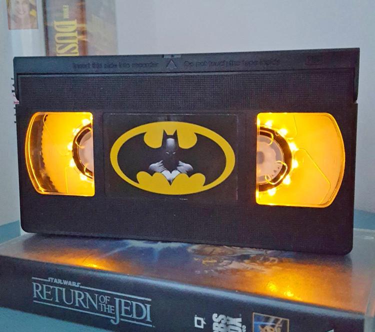 Batman VHS Night-Light - Retro VHS lamp