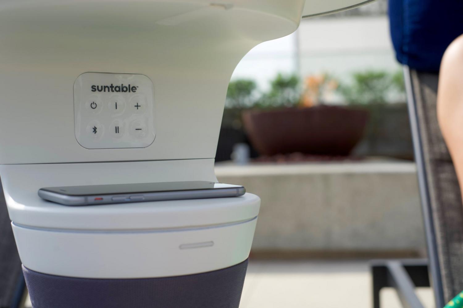 SunTable Is a 3-in-1 Solar Powered Table With an Integrated Speaker and Wireless Charger - Solar powered poolside table