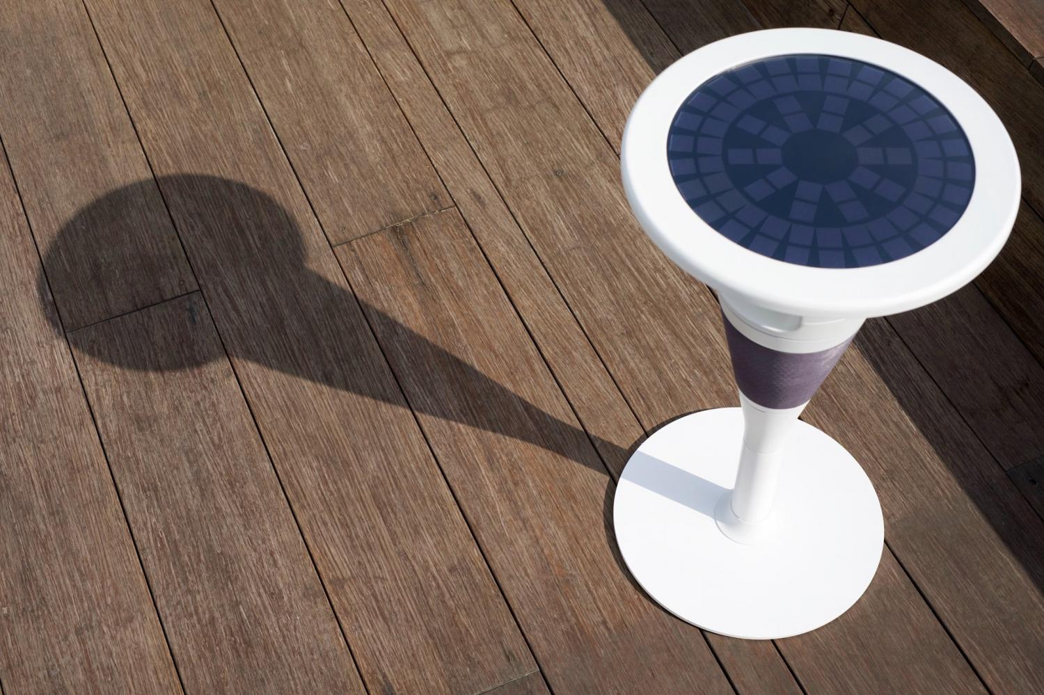 SunTable Is a 3-in-1 Solar Powered Table With an Integrated Speaker and Wireless Charger - Solar powered poolside table