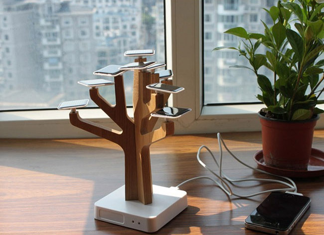 SunTree Solar Powered Phone Charger - Solar panel leaves solar sun tree