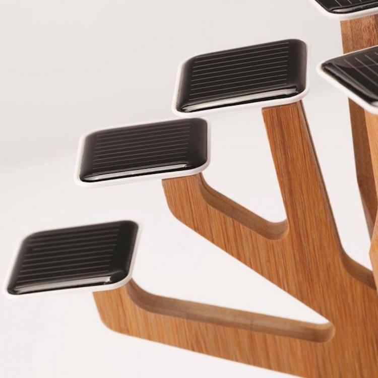 SunTree Solar Powered Phone Charger - Solar panel leaves solar sun tree
