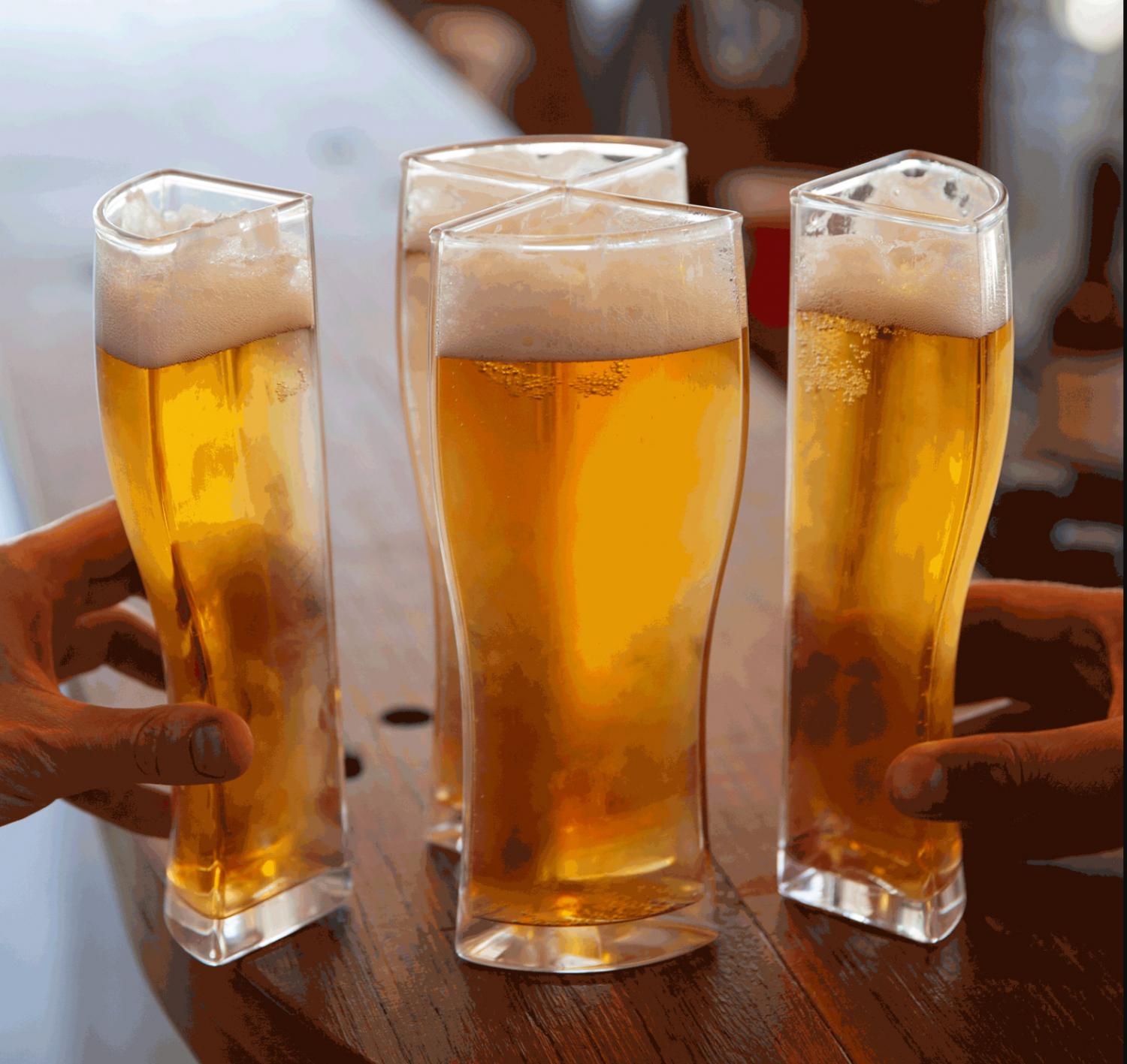 Super Schooner Connected Drinking Glass Lets You Carry 4 Beer Glasses At Once