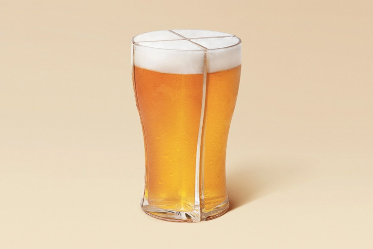 Super Schooner Connected Drinking Glass Lets You Carry 4 Beer Glasses At Once