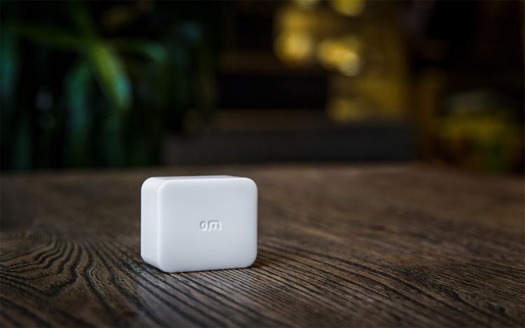 Switch Bot - Tiny Robot That Remotely Flips Switches, Pushes Buttons, and Toggles Switches From Your Smart Phone