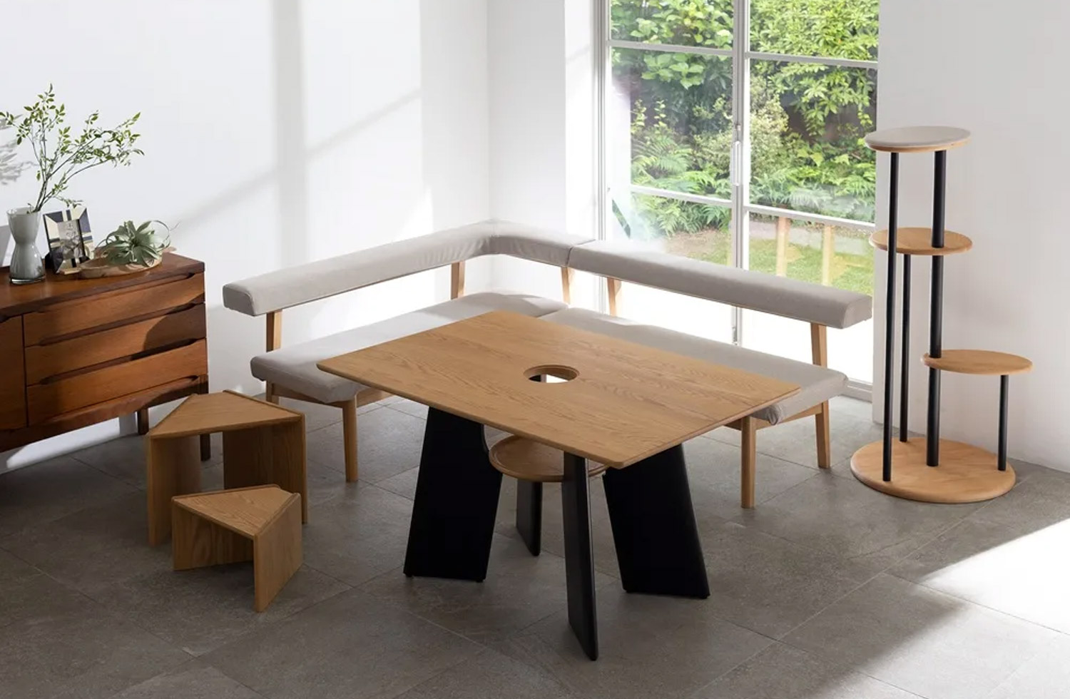 Cat Dining table with hole for your cat to peak through