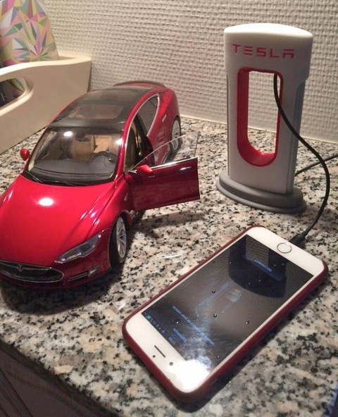 Tesla Phone Charger - Tesla Supercharging Station 3D Printed Phone Charger