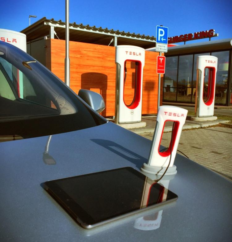 Tesla Phone Charger - Tesla Supercharging Station 3D Printed Phone Charger