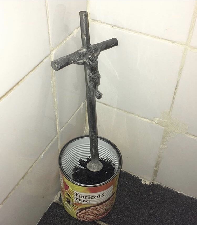 bad toile cleaner design